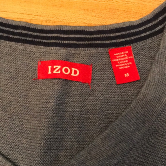 Izod V-Neck pullover - Picture 3 of 3